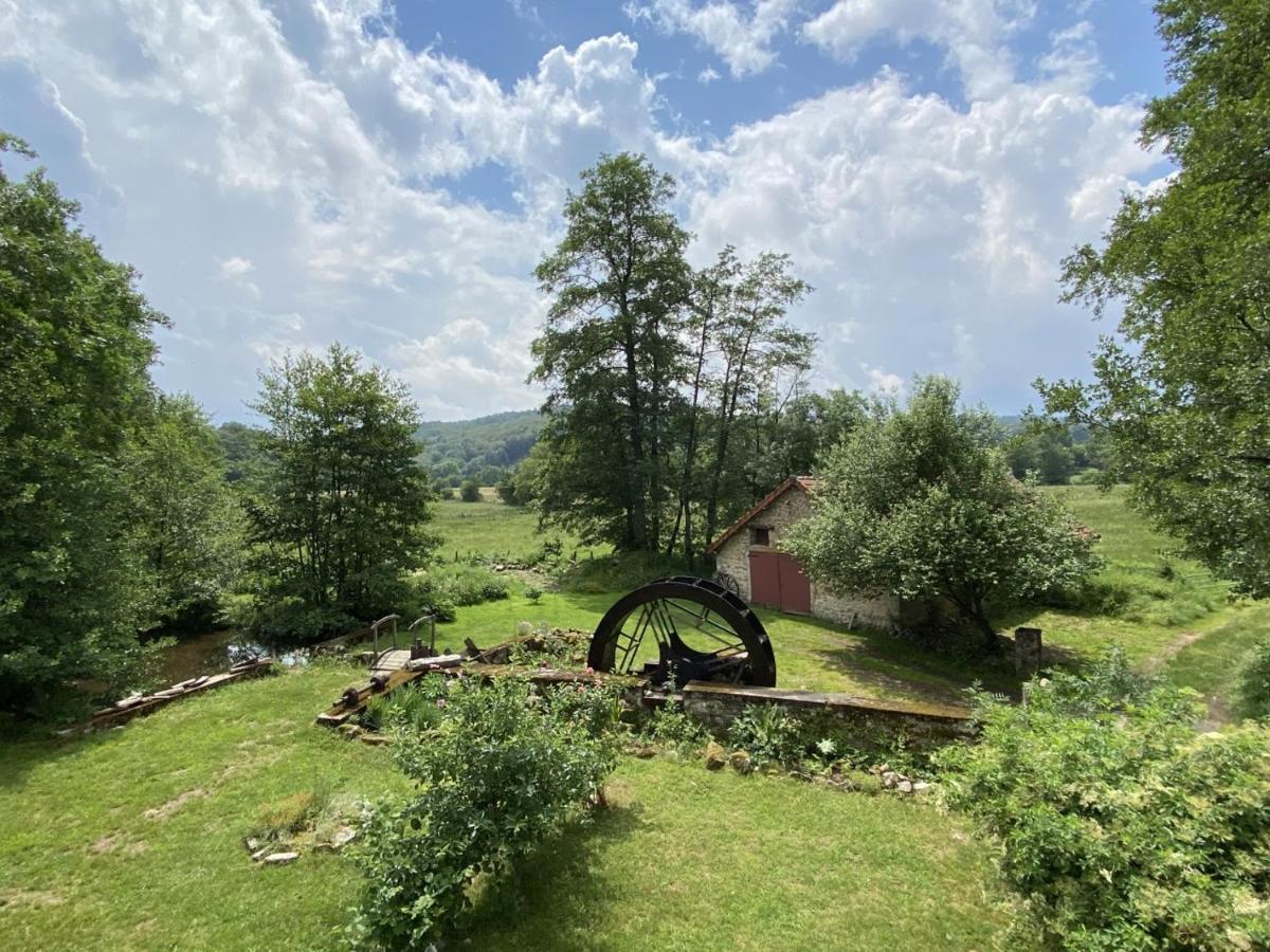 Le Moulin De Razou Bed and Breakfast Brassy Exteriör bild